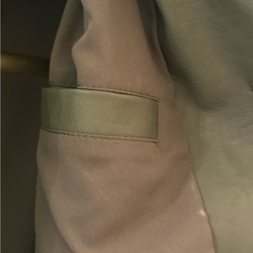 Novamen Jacket - Large - Picture 9 of 10
